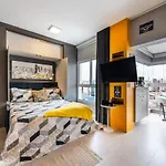 Ed Homelike Pinheiros by Okaeri Home - Ultimo Andar com Vista da Cidade - Metro Faria Lima- Internet 240MBPS - Garagem - Academia&Piscina