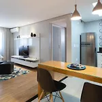 Flat Confortável na Rua Haddock Lobo