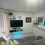 Excelente Confortável Estilo Studio Bem Equipado