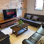 Casa inteira wifi 300MB vila privada 6 hóspedes