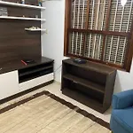 Sobrado Tranquilo, Rua Silenciosa