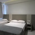 Hotel Urbis a 10 minutos Rua 25 de Março, Brás,Bom Retiro,a 2 minutos do Mirante Sampa Sky e pista de Skate Anhangabaú