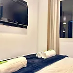 1912- Rentaqui Apartment 2 Bedrooms Stylo Gardens