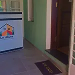 Le House Hostel