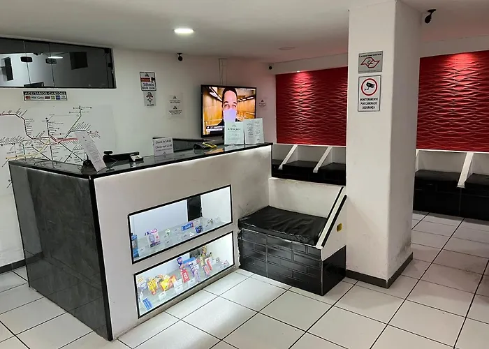 State Hostel - Em frente ao Metrô
