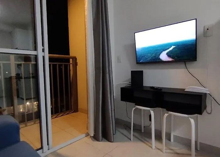 Um Dormitorio Com Varanda Ao Lado Do Shopping Morumbi