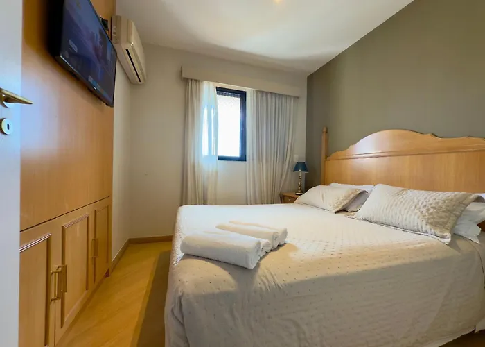 Flats Em Moema: Metro, Wifi, Ar E Manobrista