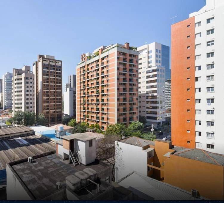 Espacoso Em Pinheiros Ao Lado Do Metro Apartamento