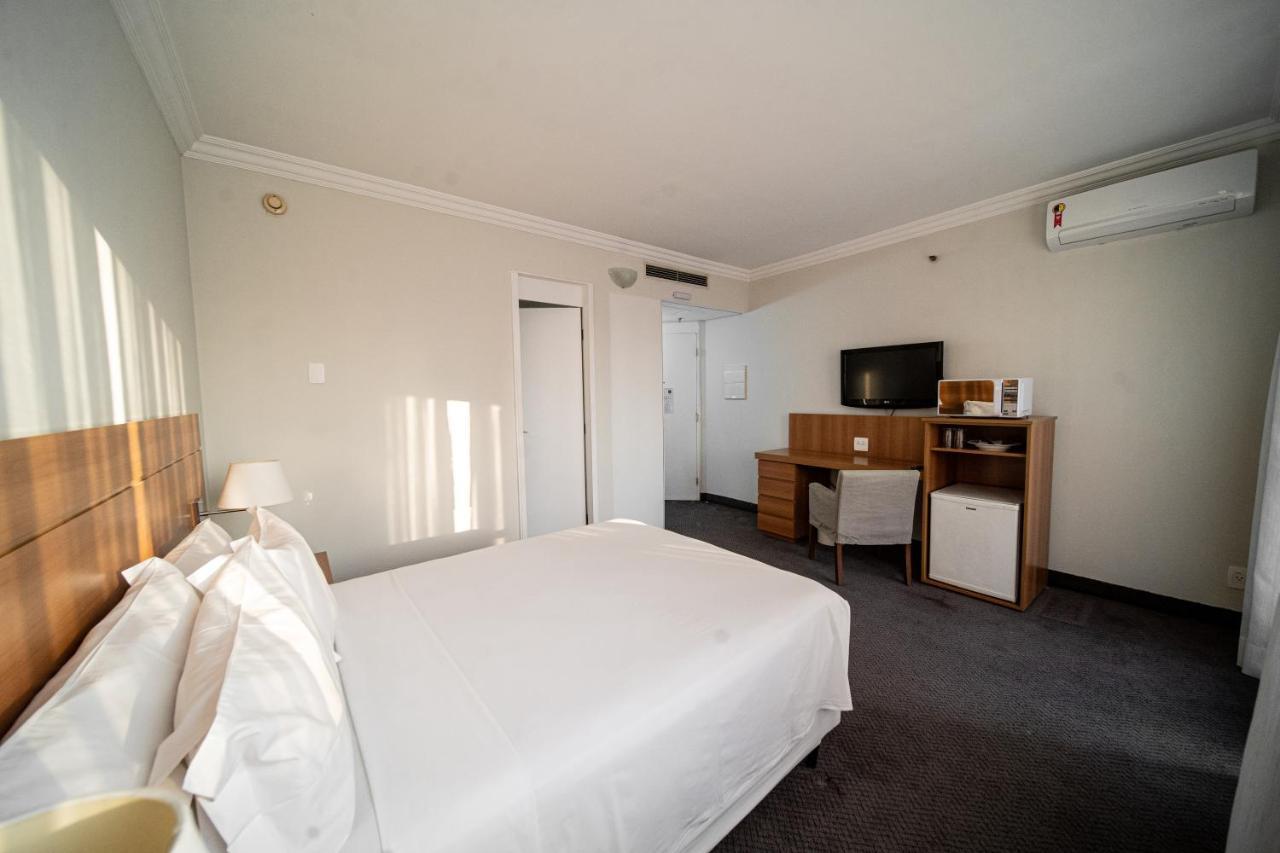 Apartamento Em Pinheiros - Faria Lima *