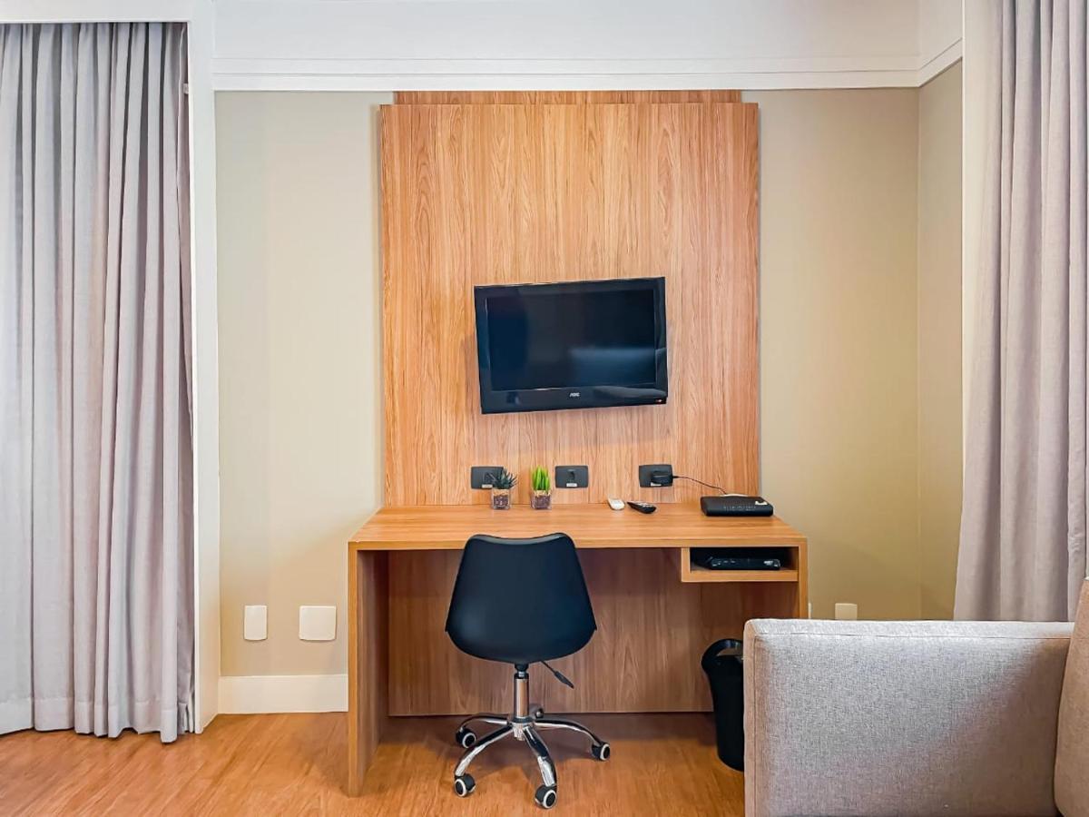 Flat - Rua Bela Cintra Hotel