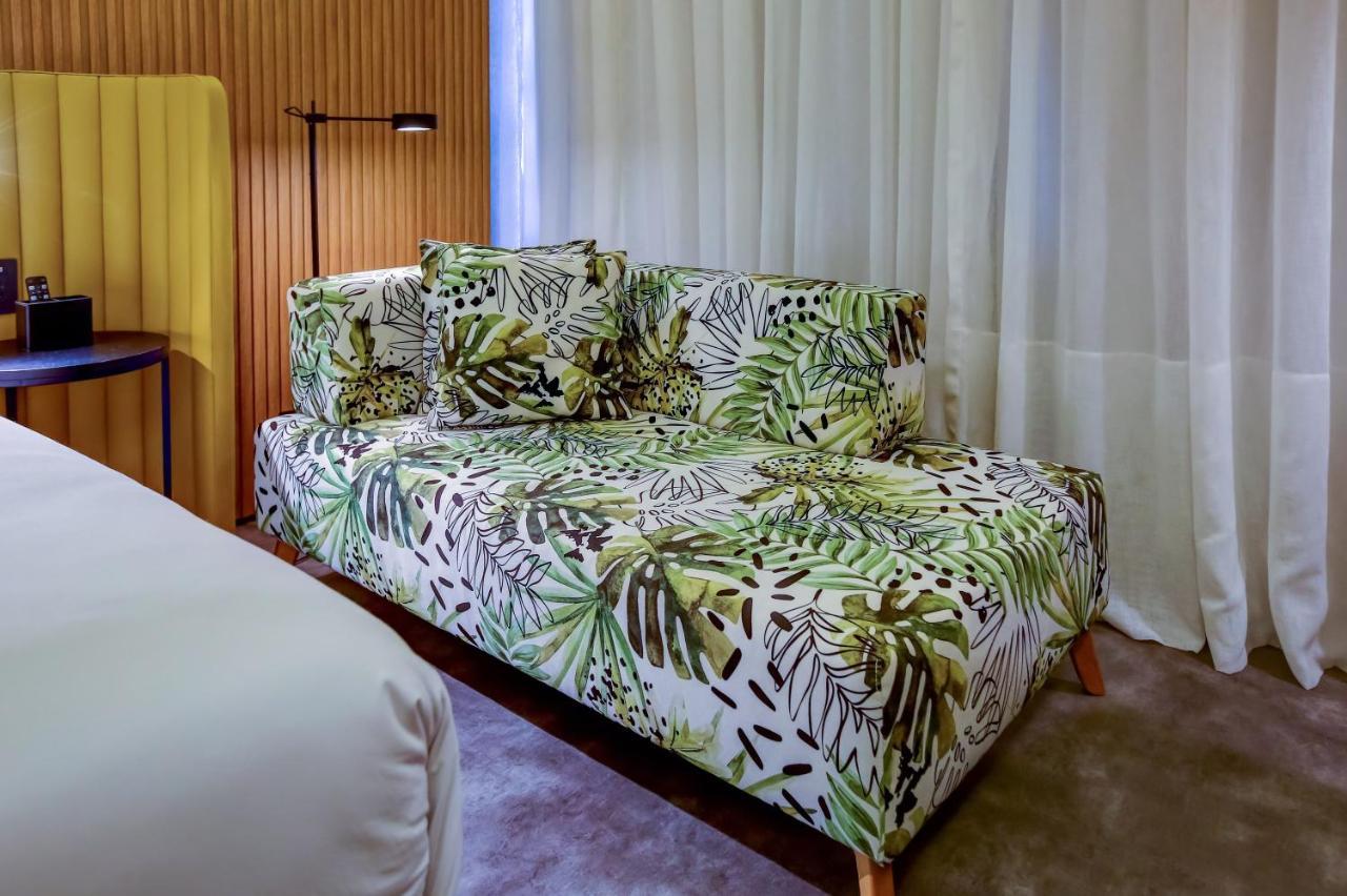 Hilton Garden Reboucas Hotel