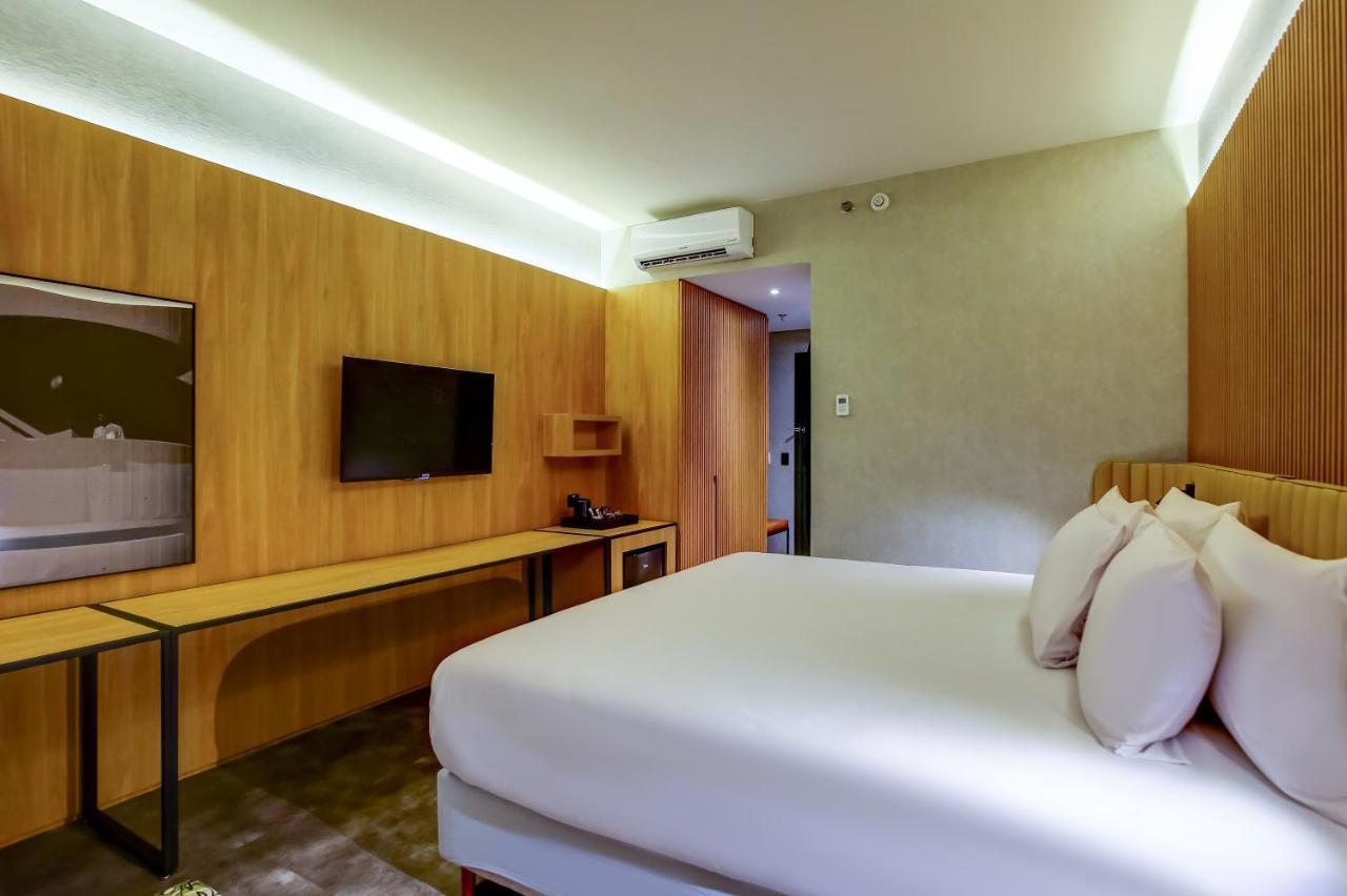 Hilton Garden Reboucas