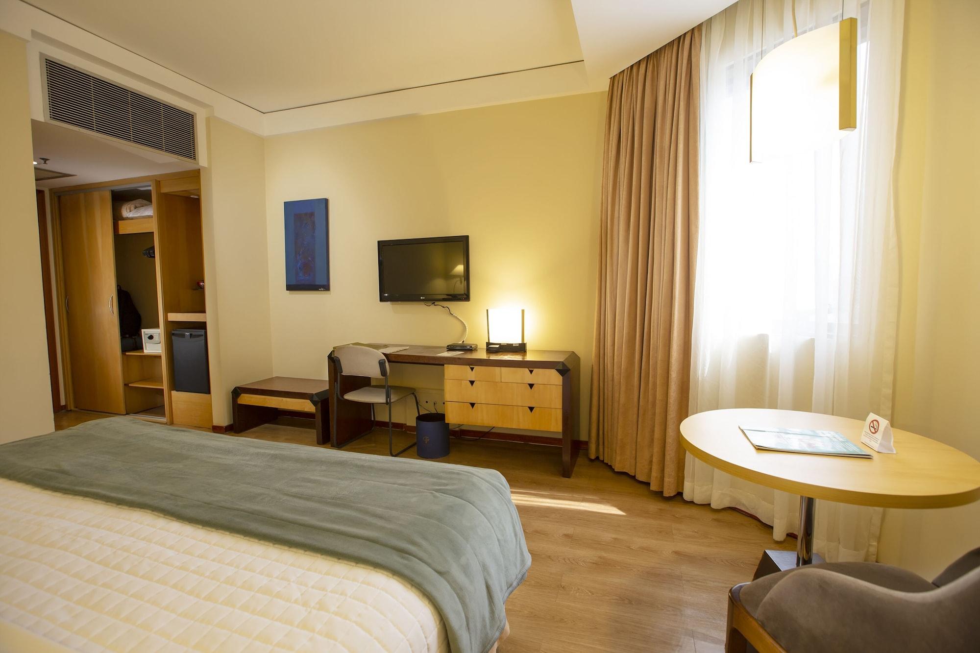 Golden Tower Pinheiros By Fenix Hotel 4*