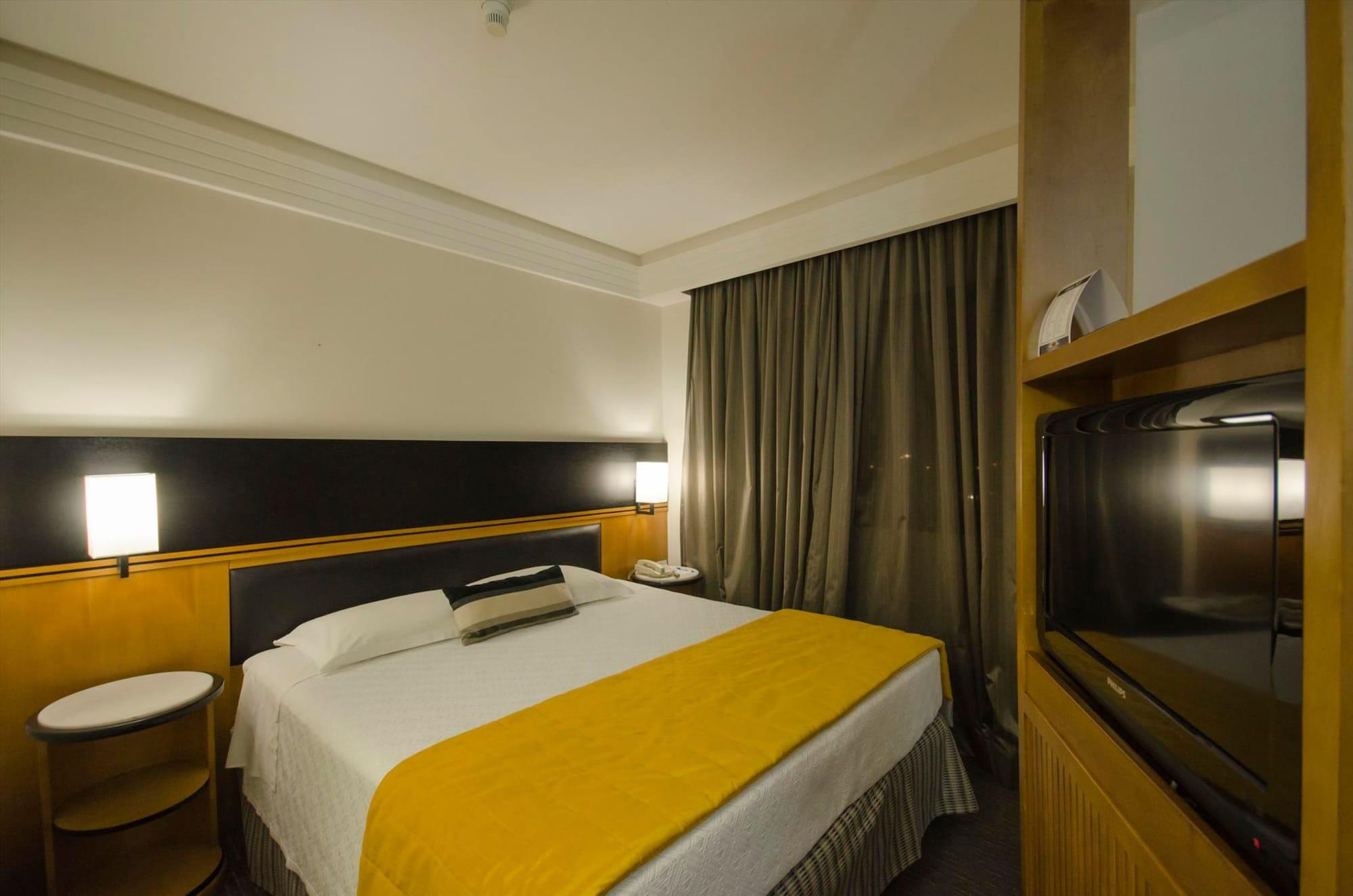 Estanplaza International Hotel 4*