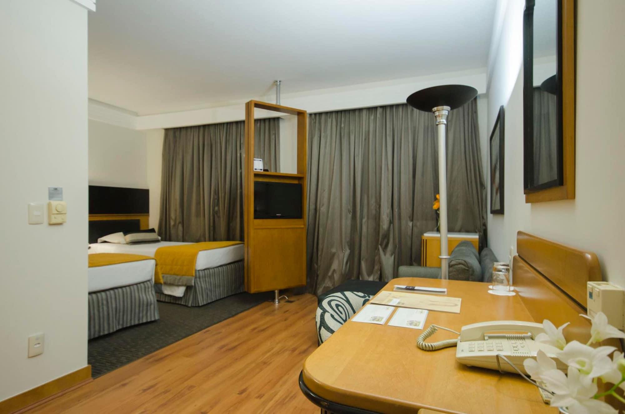 Estanplaza International 4*
