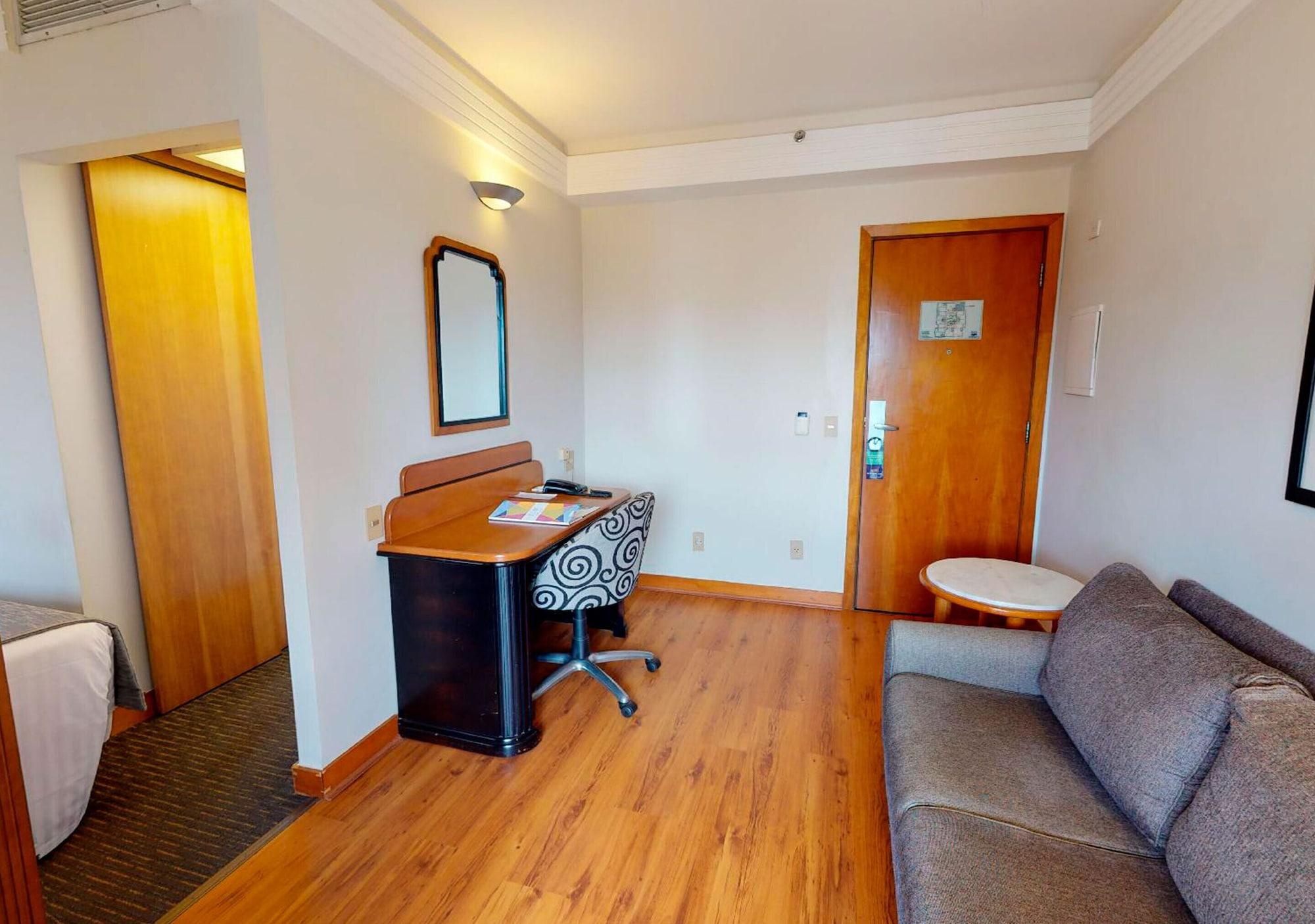 Estanplaza International Hotel