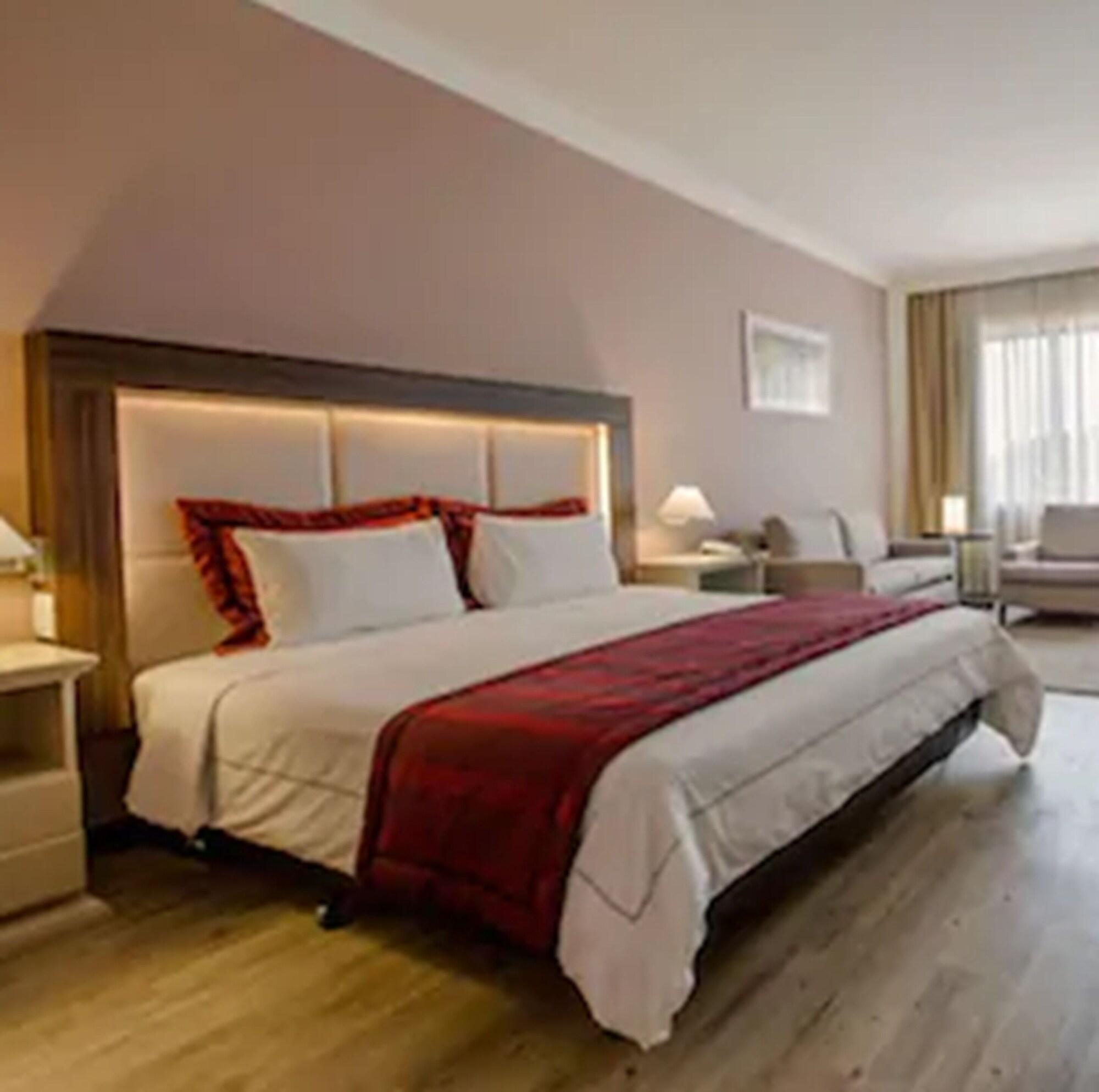 Transamerica Hotel 5*