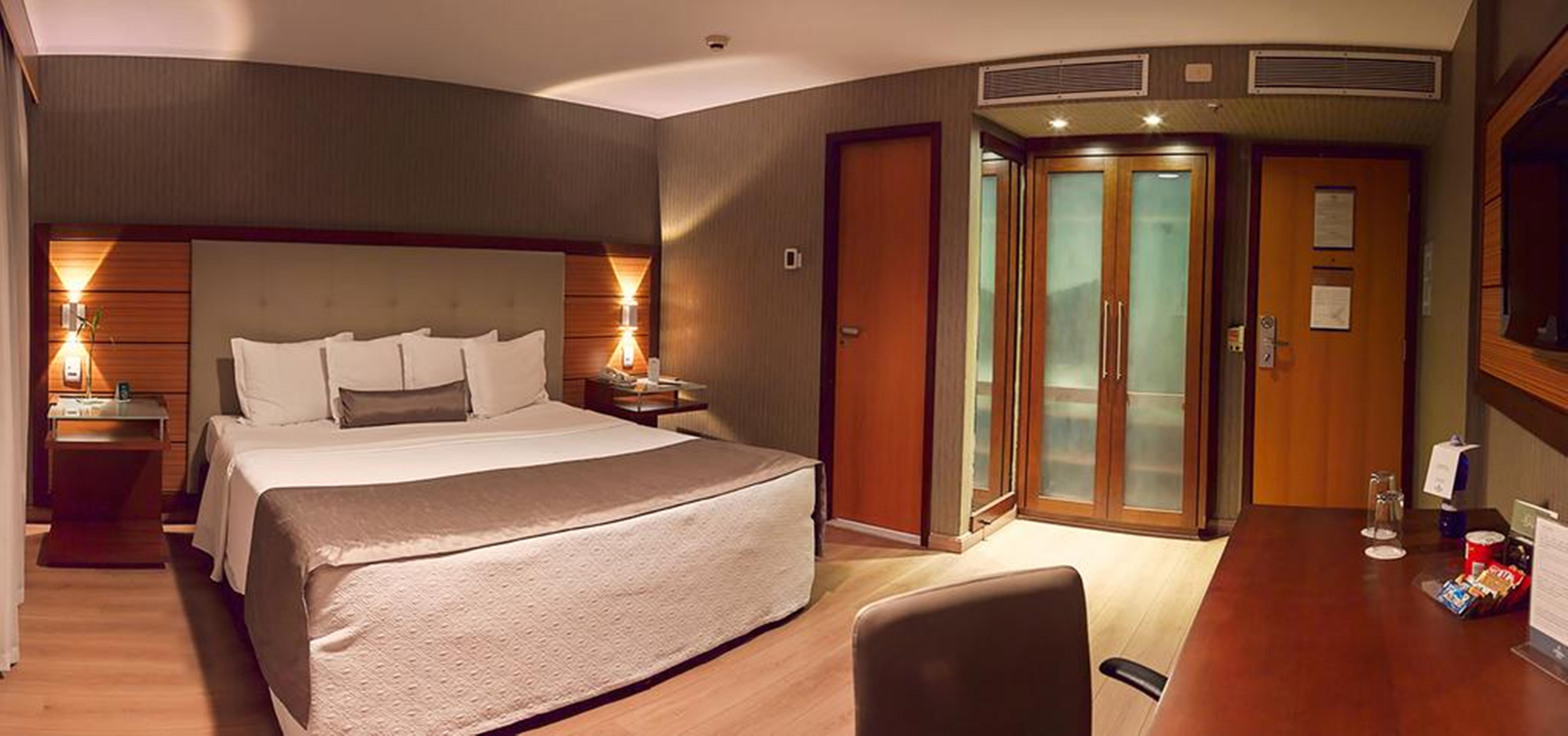 Wyndham Ibirapuera Convention Plaza Hotel 4*
