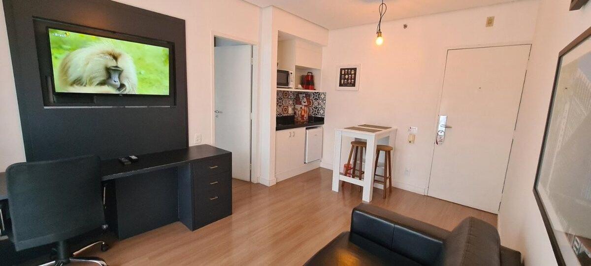 Hotel The Palace Tv Giratoria Limpeza Diaria Uh1303