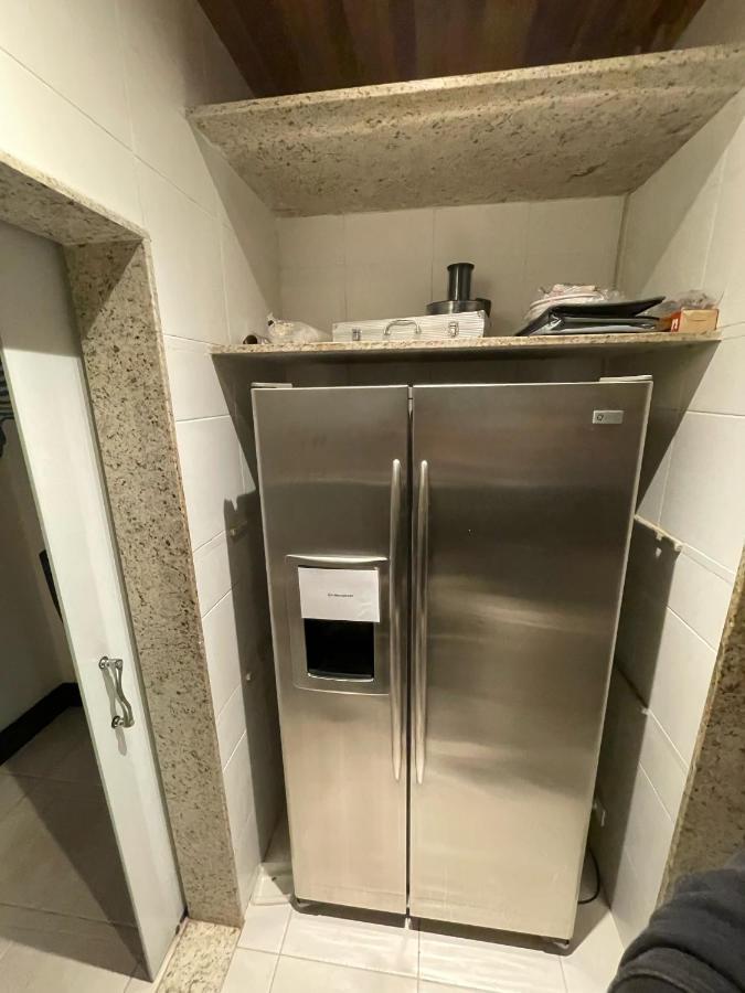 Casa De Tijolos Com Churrasqueira Fechada * São Paulo