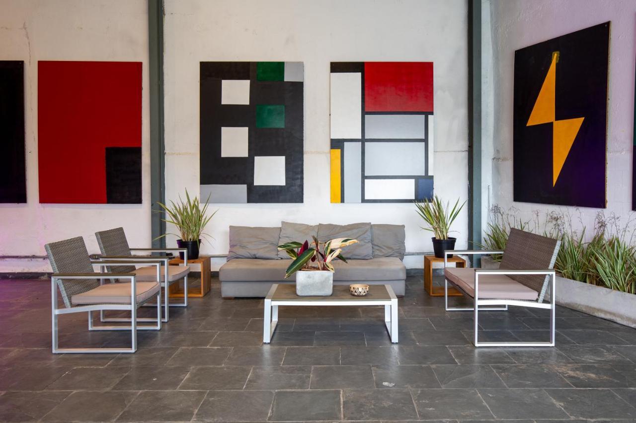 Oasis Urbano / Estudio Para Fotos E Eventos Ar-756 Pousada