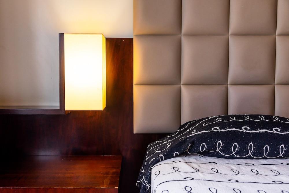 Delplaza Excelsior - By Monreale Hotel 4*