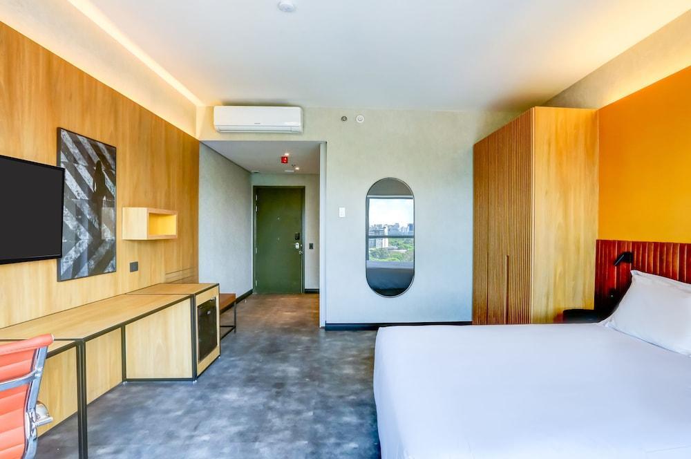 Hilton Garden Reboucas