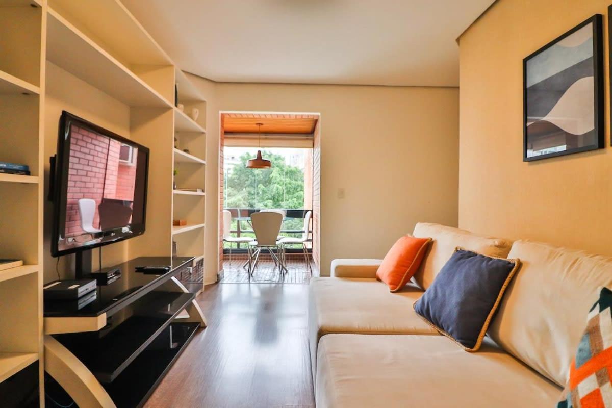 Bhomy Itaim Charmoso Com Varanda Ti53 Apartamento *