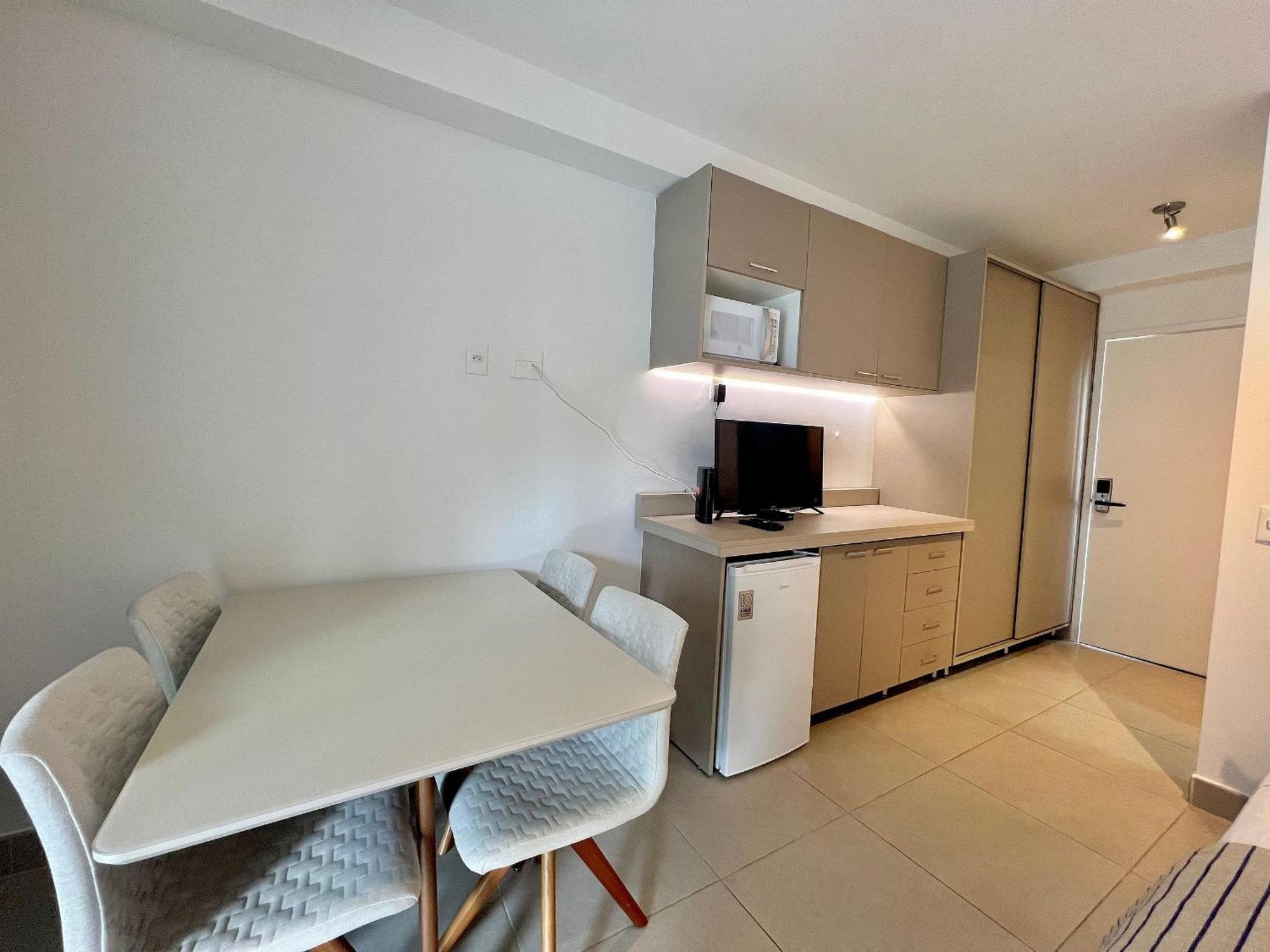 Av. Ibirapuera 400 Mts Metro Apartamento