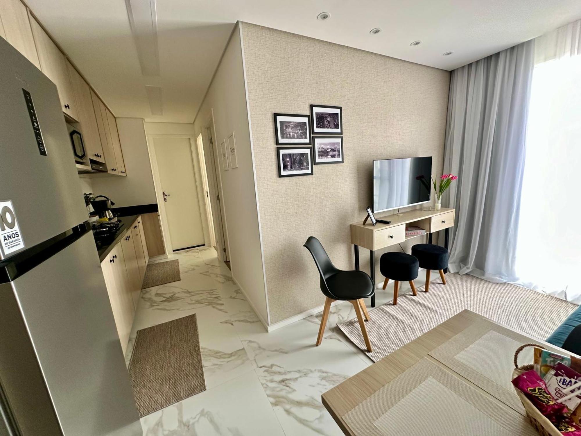 Apartamento Decorado Com Sacada No Polo Cultural E Eventos Da De São Paulo