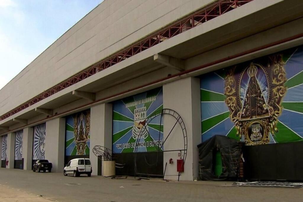 Apartamento Decorado Com Sacada No Polo Cultural E Eventos Da De São Paulo