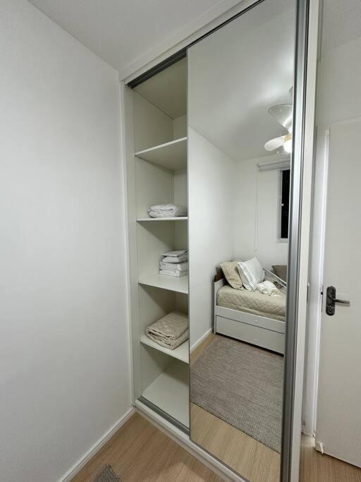Apartamento Decorado Com Sacada No Polo Cultural E Eventos Da De *