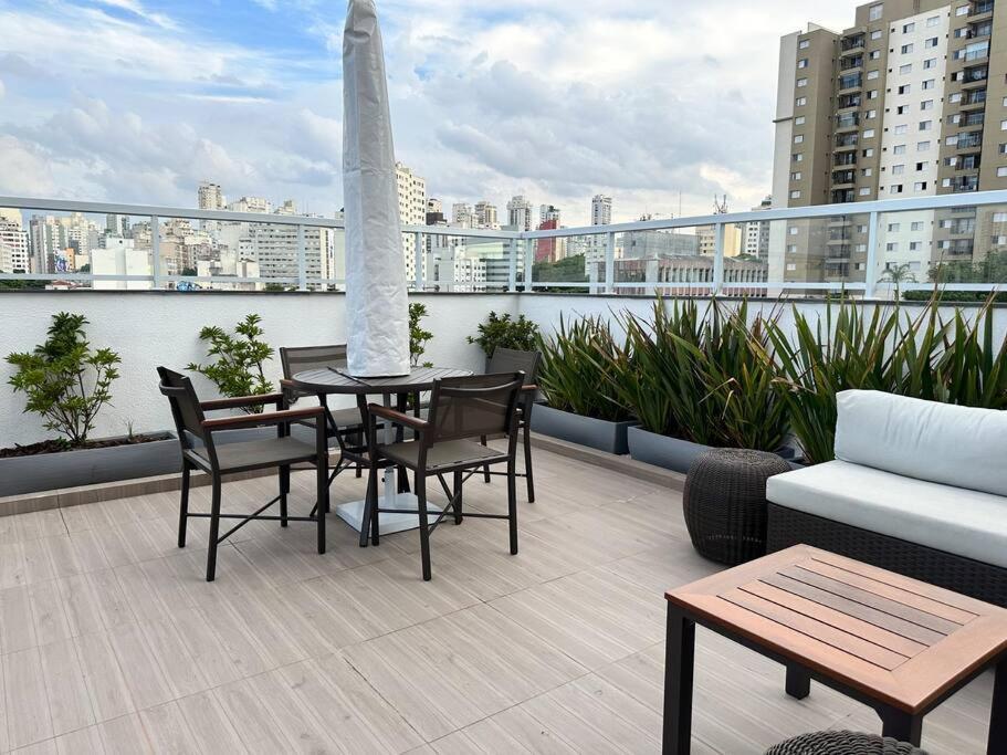 Decorado Com Sacada No Polo Cultural E Eventos Da De Apartamento São Paulo