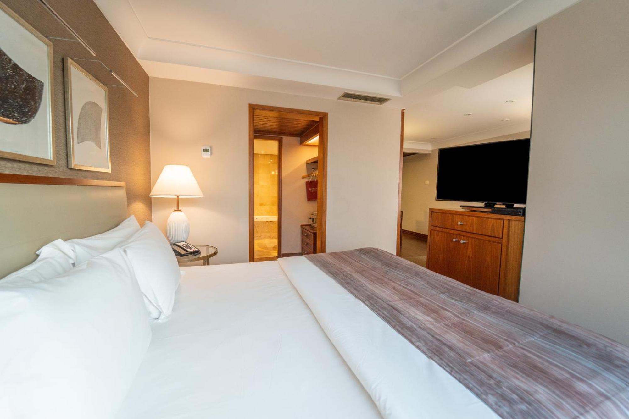 George V Alto De Pinheiros Hotel 4*