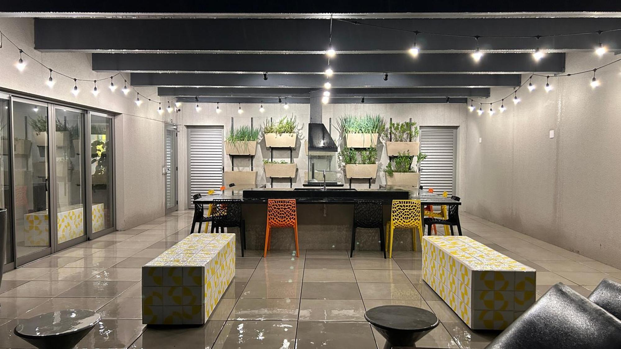 Hux - Anora Spaces Pinheiros - *