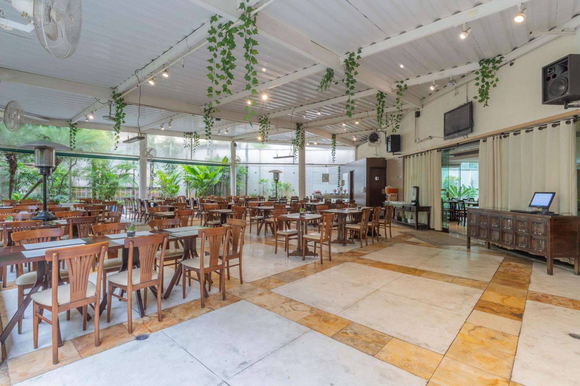 Place Ibirapuera Hotel 4*