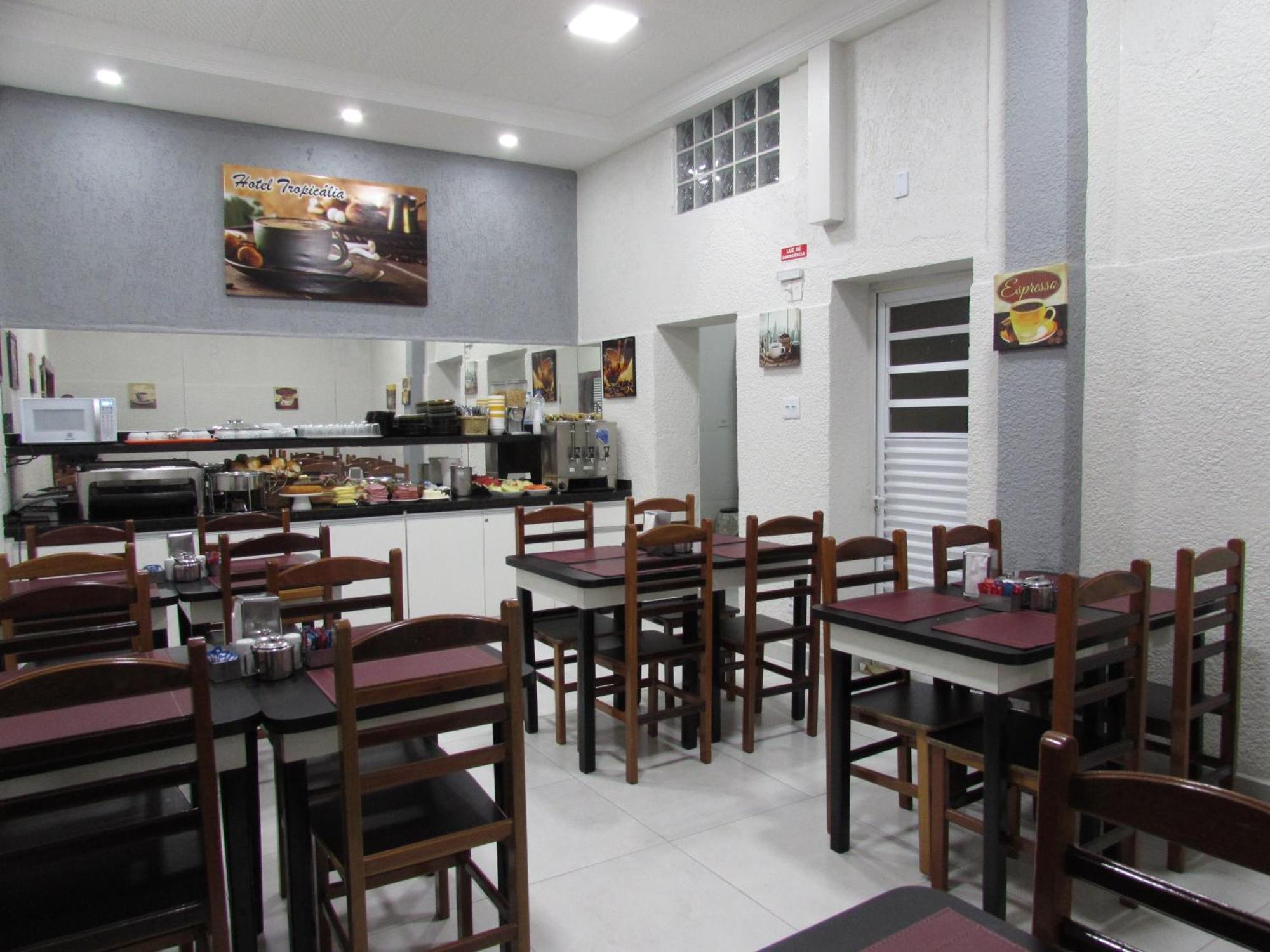 Tropicalia: Downtown Convenience With Parking Hotel São Paulo