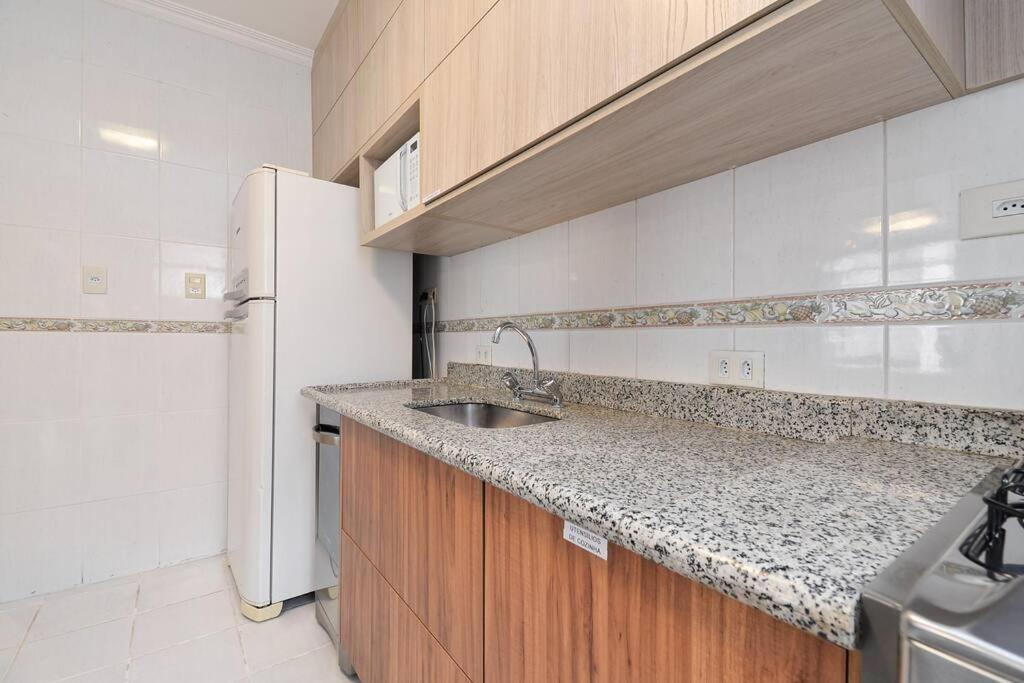 Lindo Com 3 Quartos E Sacada Na Liberdade * Sao Paulo