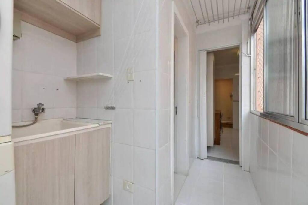 Lindo Com 3 Quartos E Sacada Na Liberdade * Sao Paulo