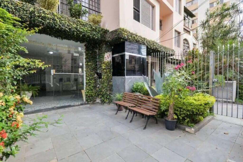 Lindo Com 3 Quartos E Sacada Na Liberdade Sao Paulo