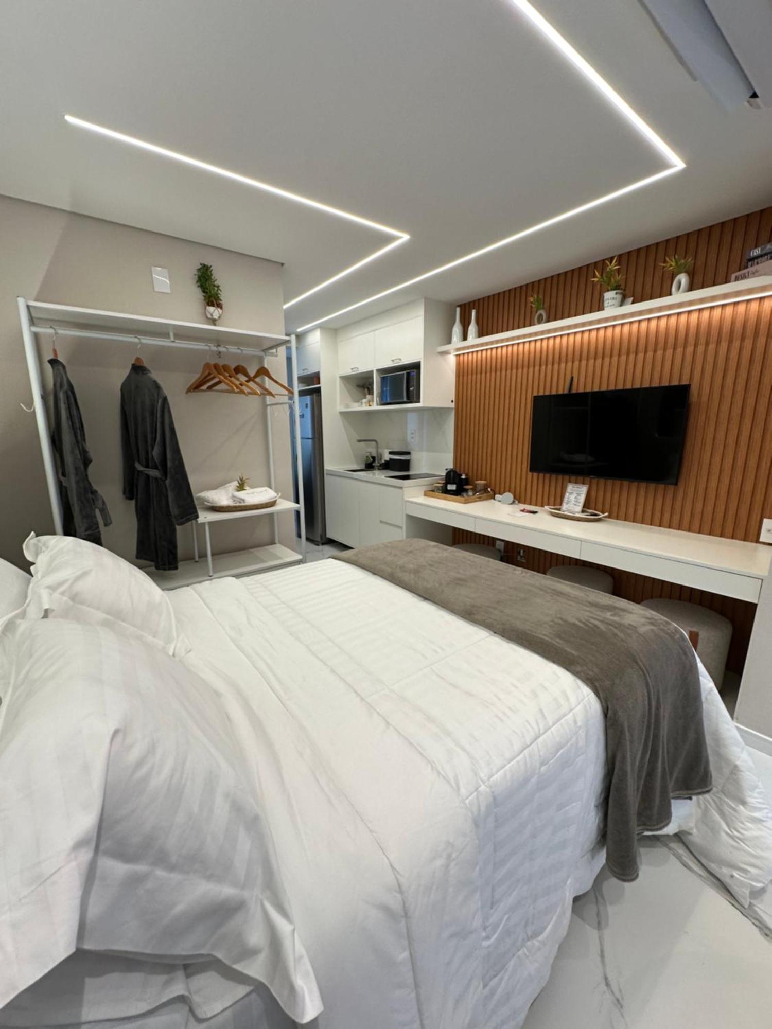 B/f Studio 704 Apartamento *