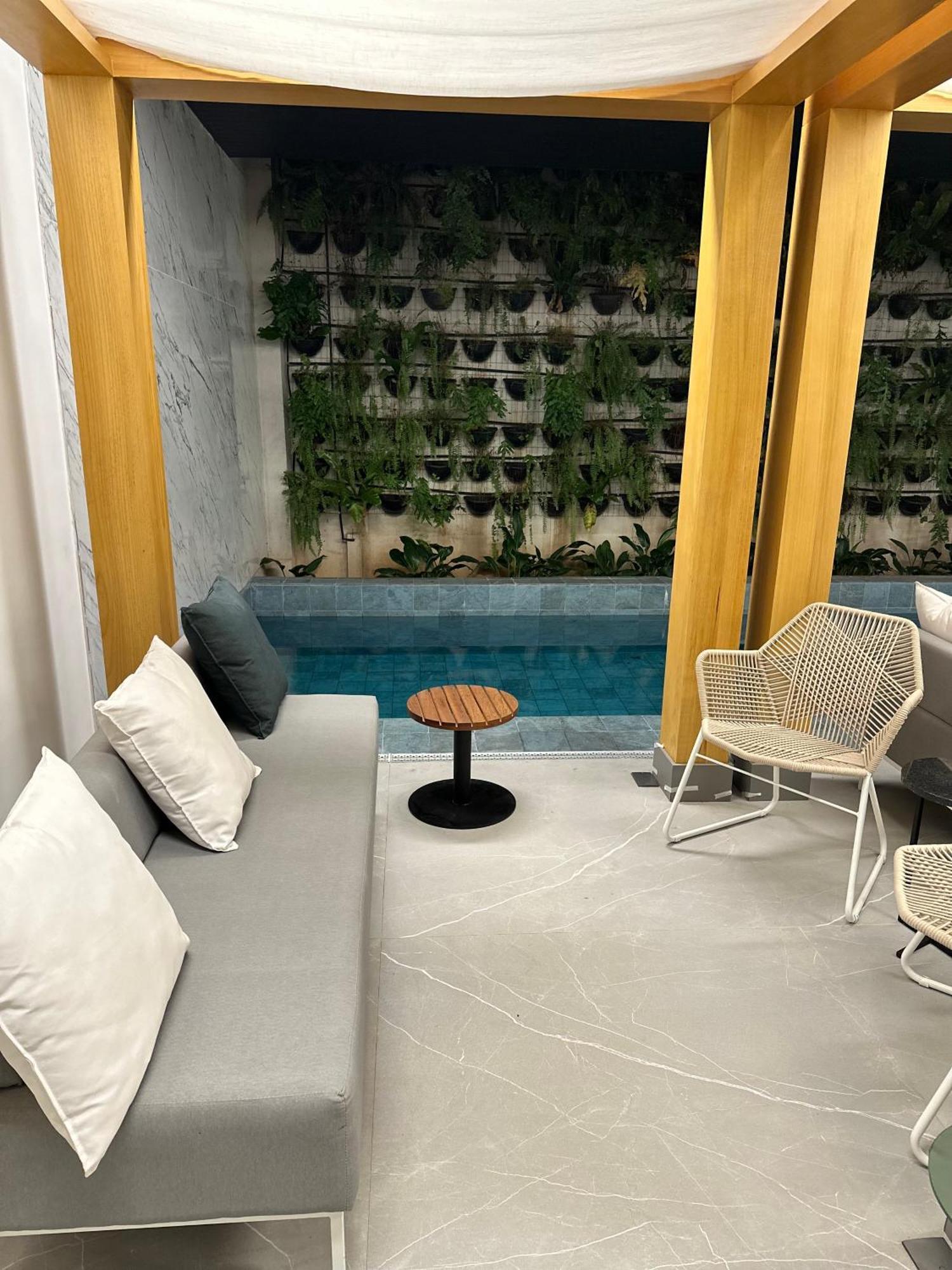 Apartamento B/f Studio 704 *