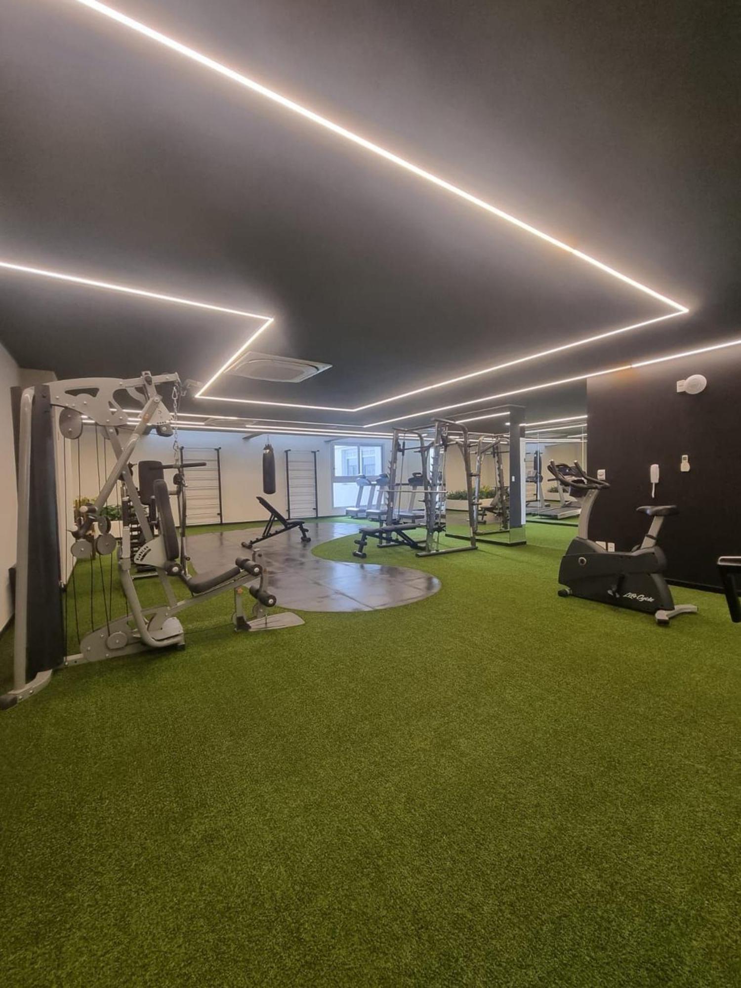 Em Moema Sp Apartamento