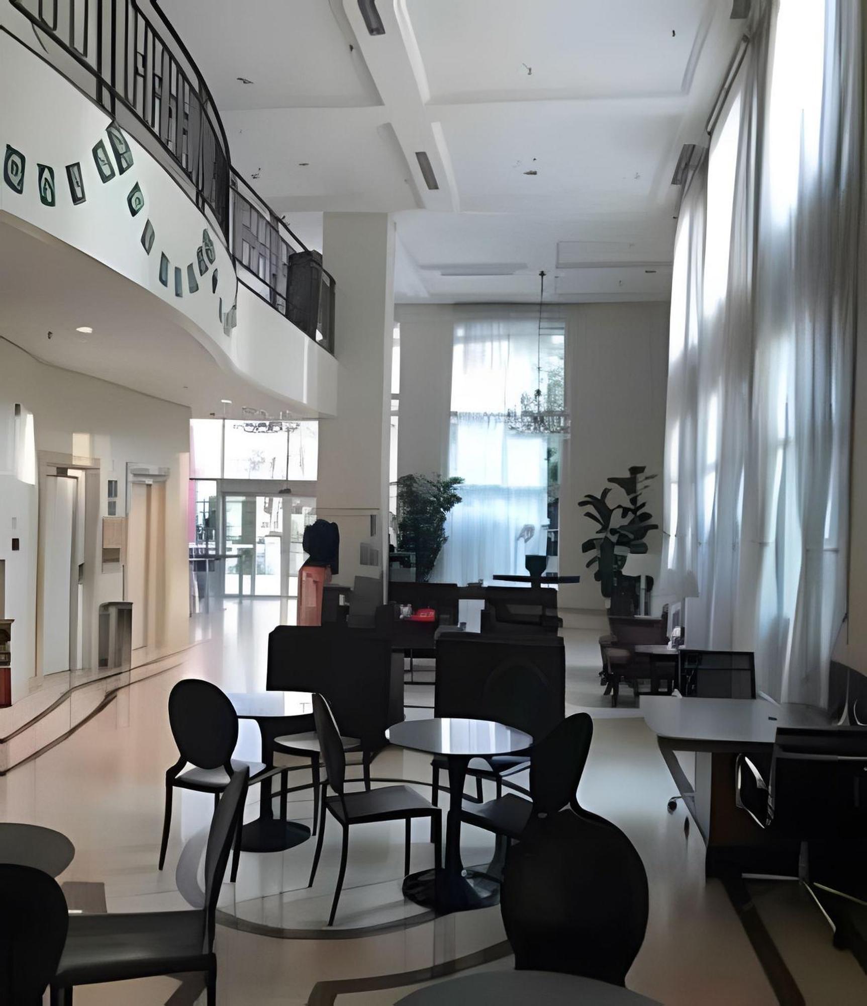 Apartment Flat Localizado Na Rua Oscar Freire *