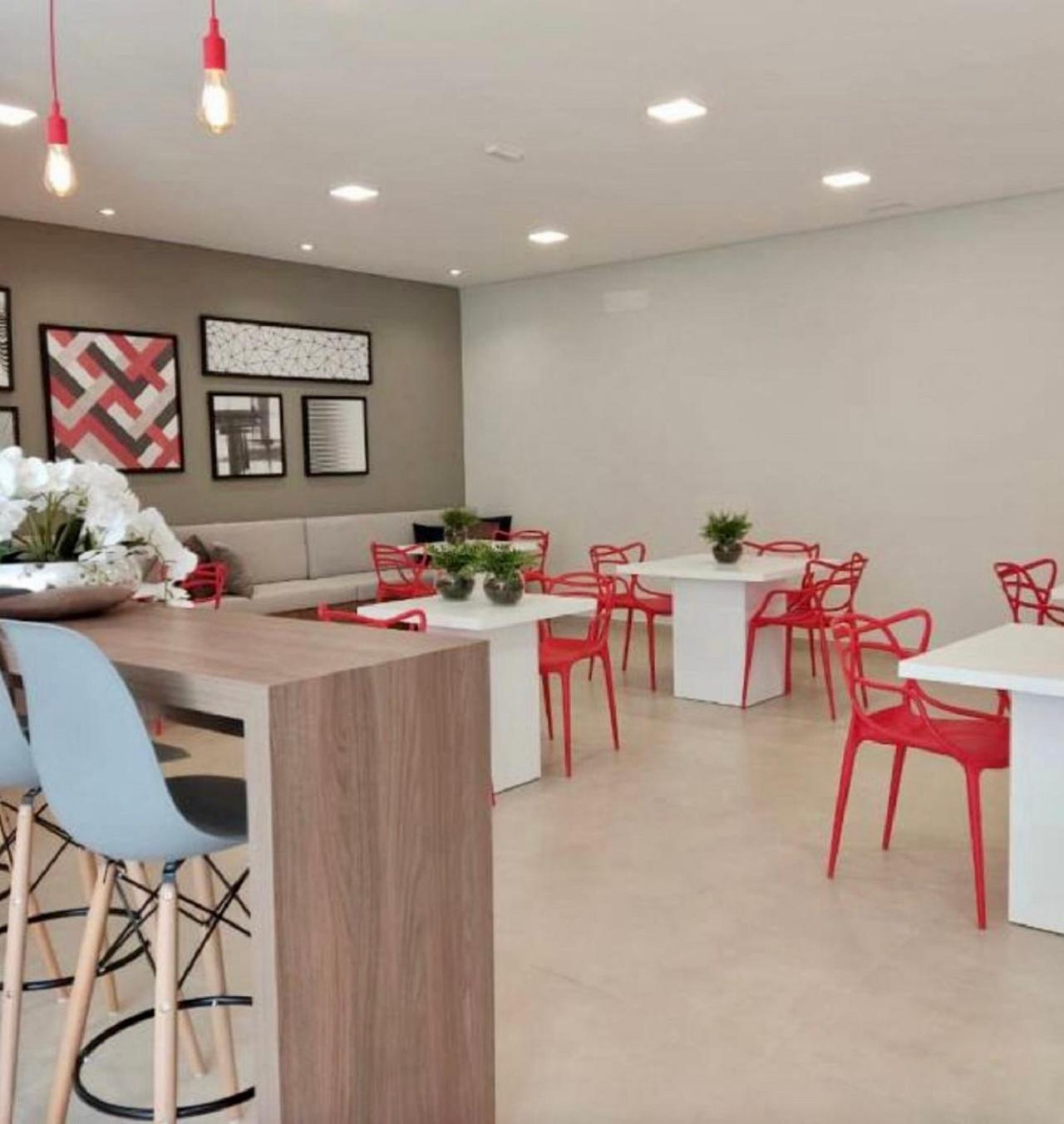 Excelente Em Frente Ao Metro Bras ! Apartamento *