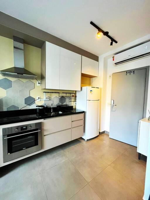 Loft Luxo Moderno Com Varanda - Rua Capote Valente 80, Jardins * São Paulo