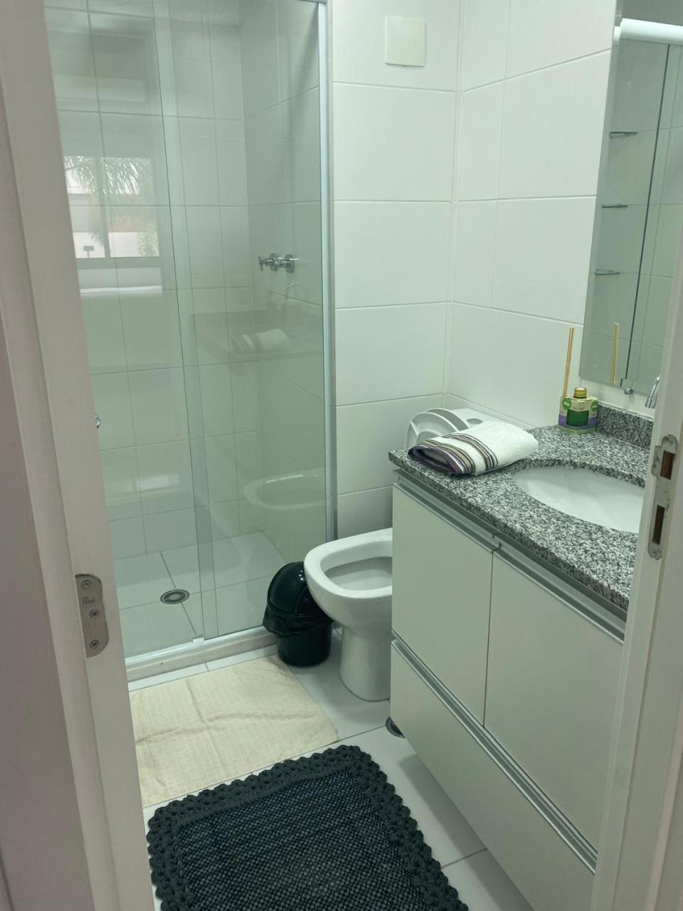 Confortavel E Com Piscina Em Apartamento *