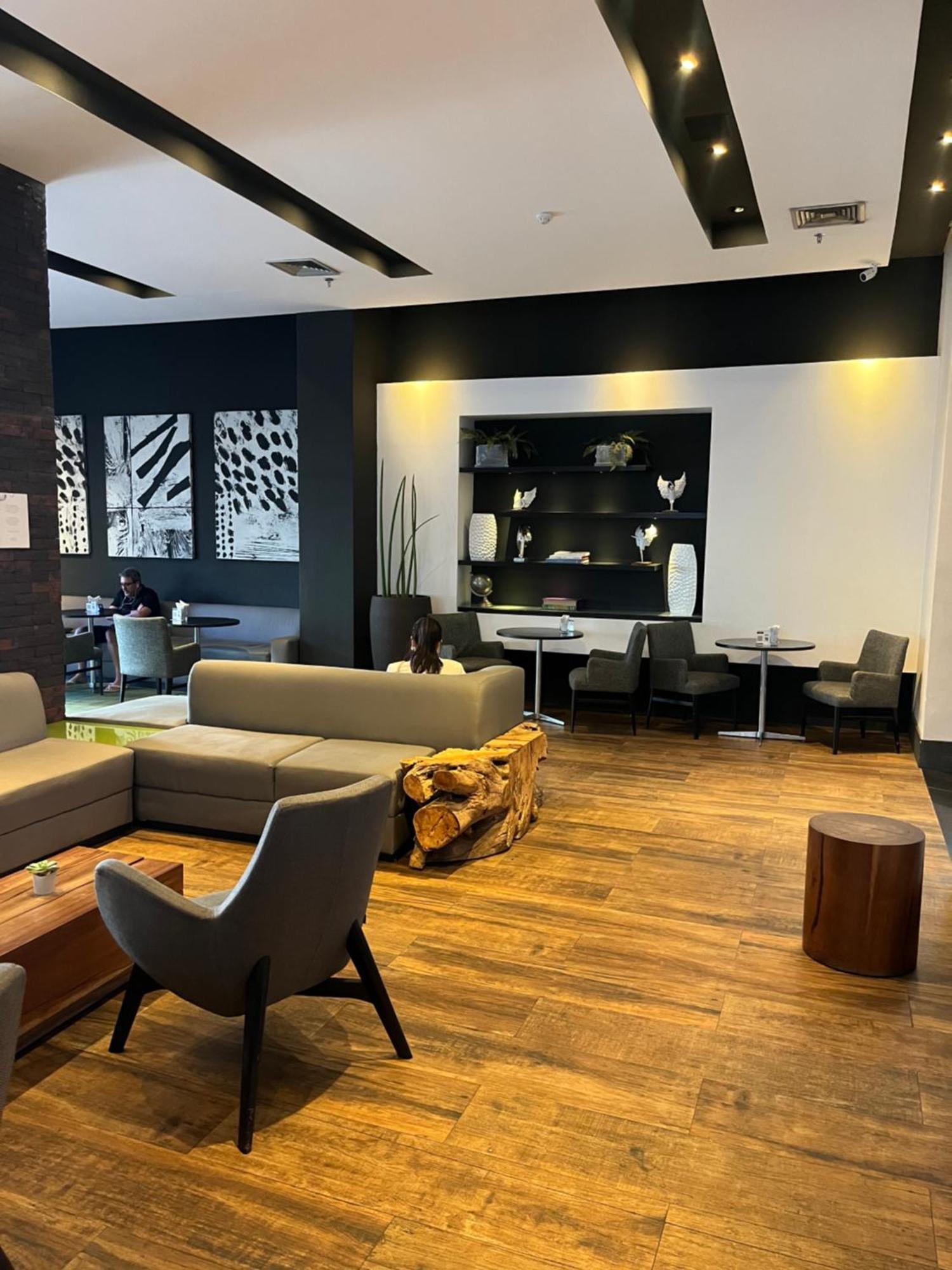 Aparthotel Flat Meli Ibirapuera Moema Com Cozinha,garagem,piscina 907 São Paulo