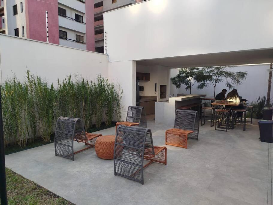Moderno Em Pinheiros - Alves Guimaraes, Oscar Freire, Reboucas *