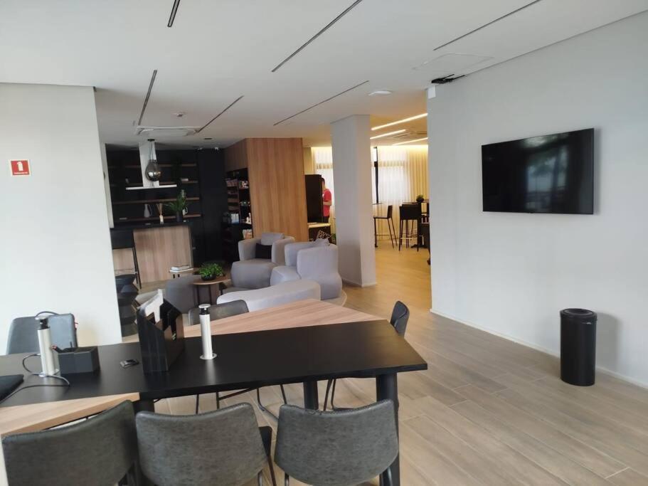 Moderno Em Pinheiros - Alves Guimaraes, Oscar Freire, Reboucas Sao Paulo
